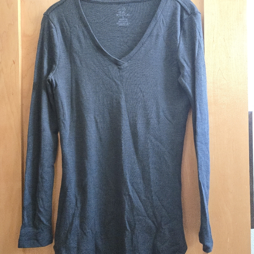 Women's Long Sleeve V-Neck Top - Dark Gray